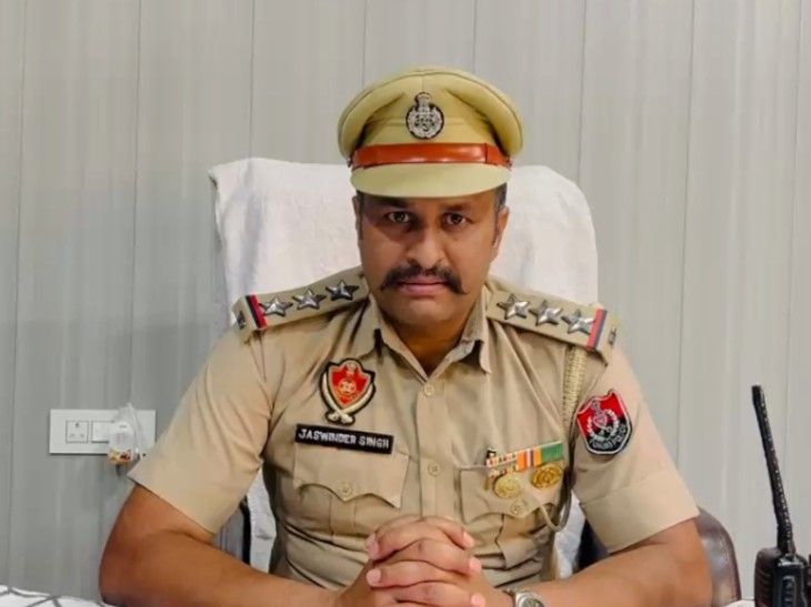 मोगा में सड़क हादसे में घायल व्यक्ति ने तोड़ा दम:  रॉन्ग साइड से आई फॉर्च्यूनर ने मारी टक्कर, नौकरी के बाद घर लौट रहे थे – Moga News