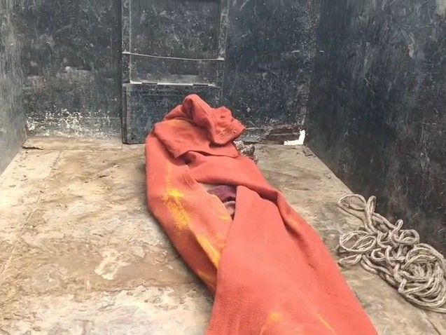 अरनीवाला बस स्टैंड पर मिला बुजुर्ग का शव:  सीमेंट के थड़े पर पड़ा था, युवक ने देख शोर मचाया; मोर्चरी में रखवाकर जांच शुरू – Fazilka News