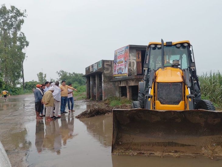 Baraut-Budhana Kawad Marg Waterlogging Cleared | PWD JCB Operation
