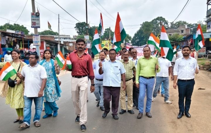 वंदे मातरम् के 150 वर्ष: बिहार के चांदन में धूमधाम से निकाली गई भव्य तिरंगा यात्रा