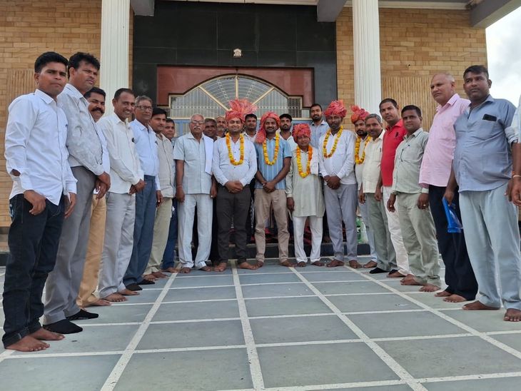 श्रीयादे प्रजापति विकास समिति की नई कार्यकारिणी गठित: समाज की एकता और संगठन मजबूती के साथ युवाओं को जोड़ने ... - Dainik Bhaskar