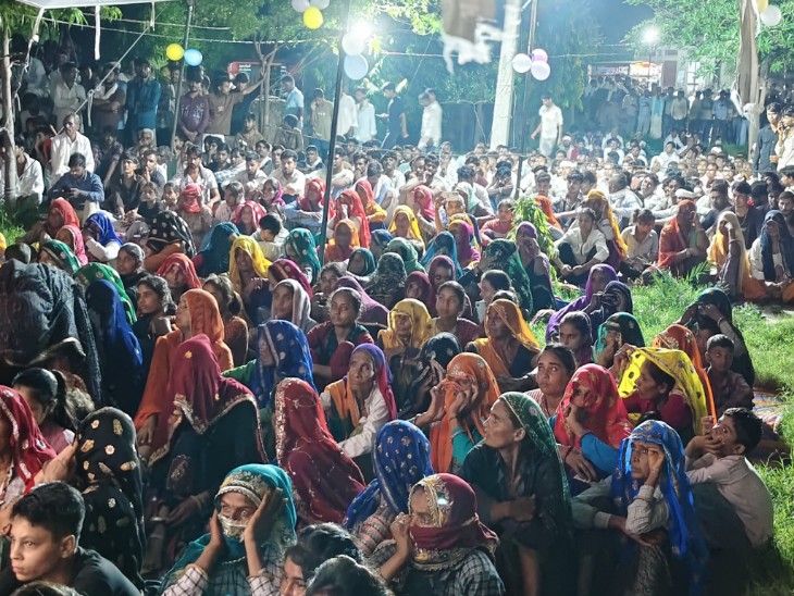 किसान नेता नरेश मीणा का समरावता में मनाया बर्थ-डे: सांस्कृतिक कार्यक्रम में राजस्थानी कलाकार आरके देवता ने ... - Dainik Bhaskar
