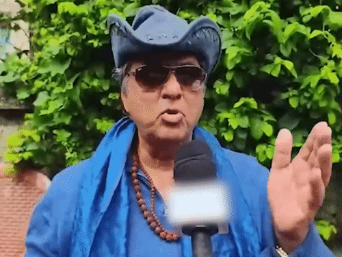 ರಾಷ್ಟ್ರಗೀತೆ ಬದಲಿಸಿ ವಂದೇ ಮಾತರಂ ತರಲು ಮುಕೇಶ್ ಖನ್ನಾ ಆಗ್ರಹ