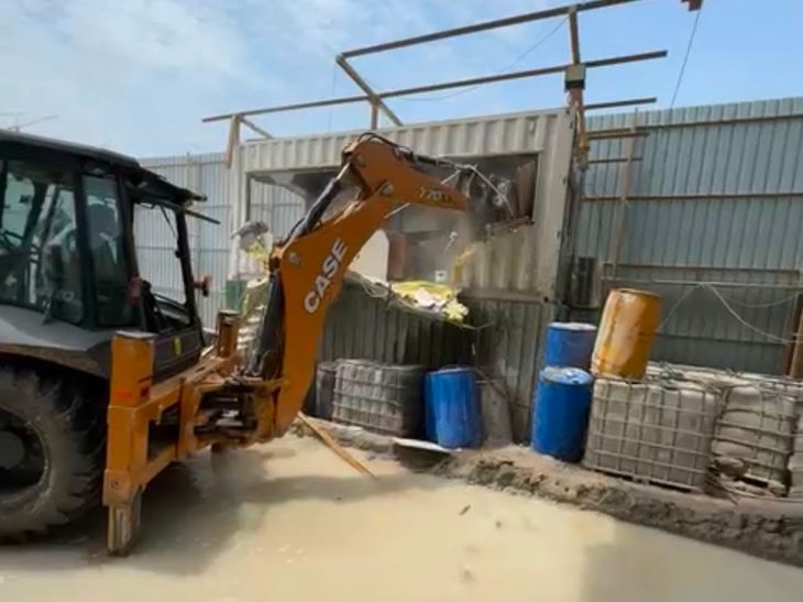 Manesar Illegal RMC Plant Demolished | Gurugram Municipal Corporation ...