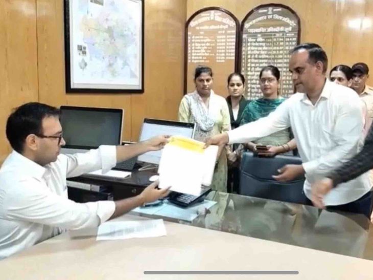 पटवारियों ने डीसीएस गिरदावरी ऐप की समस्याओं पर जताया रोष: मुख्यमंत्री के नाम ज्ञापन सौंपकर की समाधान की मांग - Dainik Bhaskar