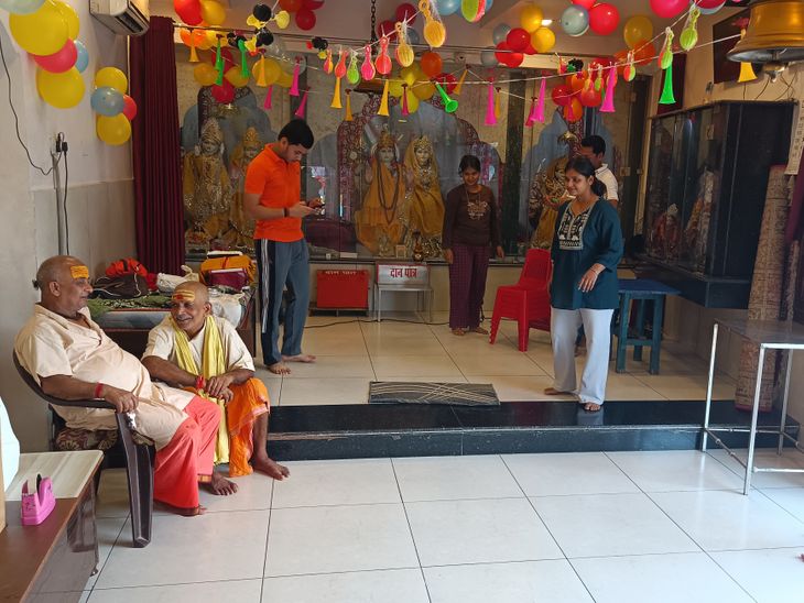 Grand Janmashtami Celebrations in Bilaspur: Temples Decorated and Markets Overflow with Devotees