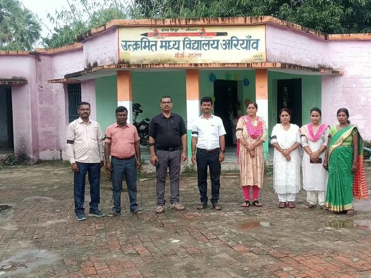 बिहार के मांझी में शिक्षकों का हल्ला बोल: पुरानी पेंशन और समान वेतन के लिए काली पट्टी बांधकर प्रदर्शन