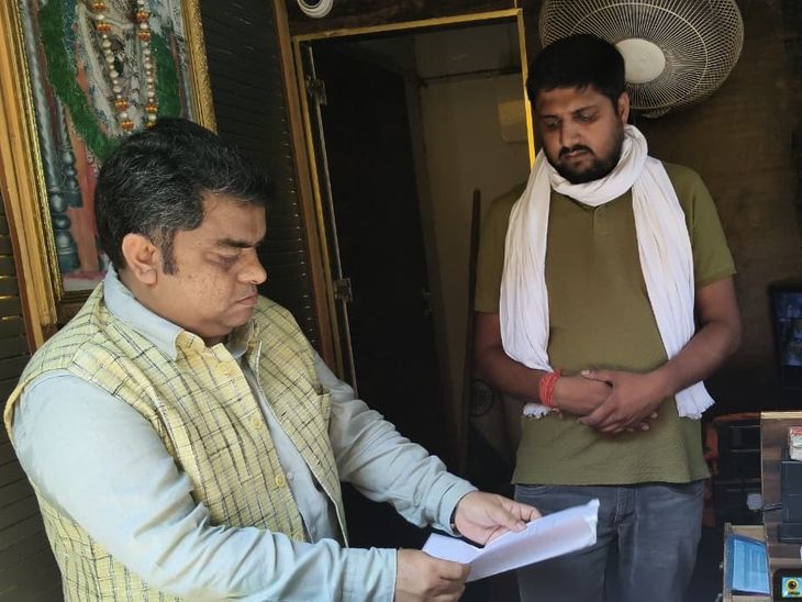 बक्सर में BR44 रेस्टोरेंट पर छापा: 3-4 जोड़े युवक-युवतियां मिले; खाद्य सुरक्षा नियमों के उल्लंघन पर रेस्टोरेंट सील, जांच पूरी होने के बाद केस दर्ज होगा