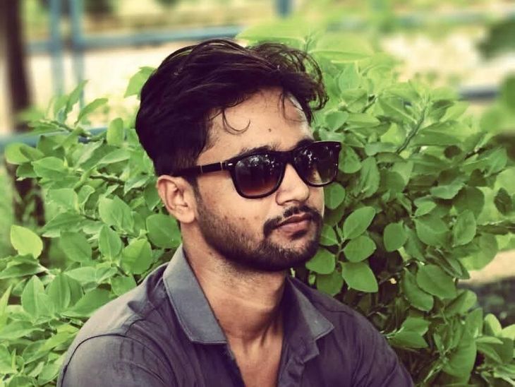 बस की टक्कर से मेडिकल कॉलेज के ड्राइवर की मौत: ललितपुर में बाइक से लौट रहा था, स्लीपर कोच ने मारी टक्कर