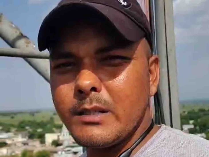 Deeg Mobile Network Crisis | Youth Climbs Tower Threatening Suicide