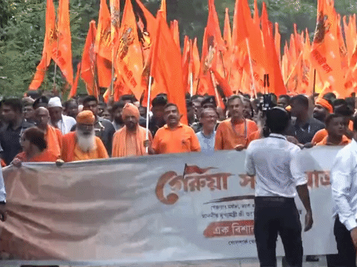 शुभेंदु अधिकारी ने जादवपुर-यूनिवर्सिटी के पास भगवा सम्मान यात्रा निकाली:कहा- ‘कश्मीर आजादी चाहता है’ के नारे लगाने वालों को उखाड़ फेंकेंगे