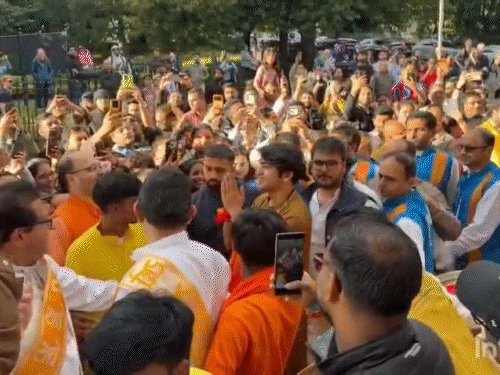 
                 ‘वह कैसी मां है, जो किसी बेटे की बलि ले?’:धीरेंद्र शास्त्री बोले- मां दुर्गा को बलि लेनी होगी तो खुद लेंगी; ‘पाखंडी’ विवाद पर भी सफाई 
            