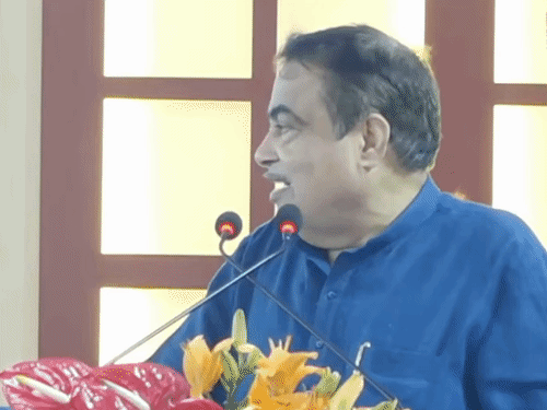 मुंबई-गोवा हाईवे में देरी पर गडकरी बोले- शर्म आती है:उद्घाटन में नहीं जाऊंगा; 2016 में पूरा होना था, अब तक 93-94% ही काम हुआ