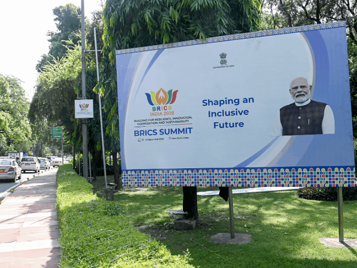 
                 BRICS समिट: दिल्ली में 15 हजार पुलिसकर्मी तैनात:200 पैरामिलिट्री कंपनियां भी रहेंगी, 14 सितंबर तक ट्रैफिक डायवर्ट, 7 राज्यों की ट्रेनिंग उड़ानों पर रोक 
            