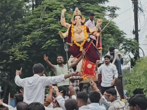 Mandsaur's Divine Marvel: The Unique 8-Foot Dual-Faced Ganesha Statue Featuring Panchmukhi and Seth Forms