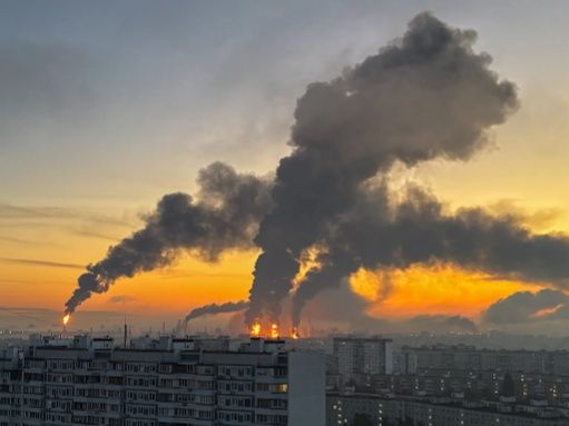 रूस में चुनाव के आखिरी दिन सैकड़ों ड्रोन से हमला:मॉस्को में 2 की मौत, ऑयल रिफाइनरी को भी नुकसान; रूस ने 1600 ड्रोन मार गिराए