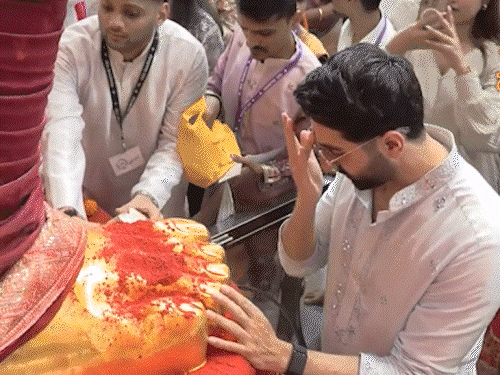ಲಾಲಬಾಗ್‌ಚಾ ರಾಜಾ ದರ್ಶನಕ್ಕೆ ಬಾಲಿವುಡ್ ತಾರೆಯರ ದಂಡು