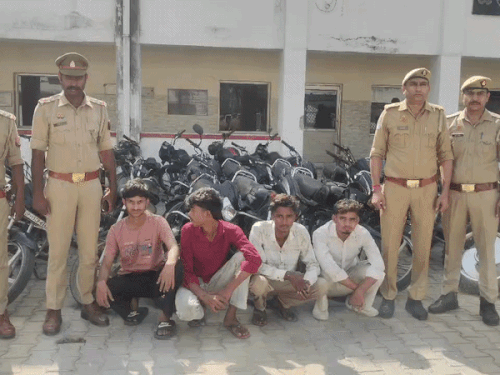 खंडहर में छिपाते थे चोरी की बाइक, 17 बरामद: अंतर्जनपदीय वाहन चोर गिरोह का पर्दाफाश, खतौली और देवबंद के वाहन
