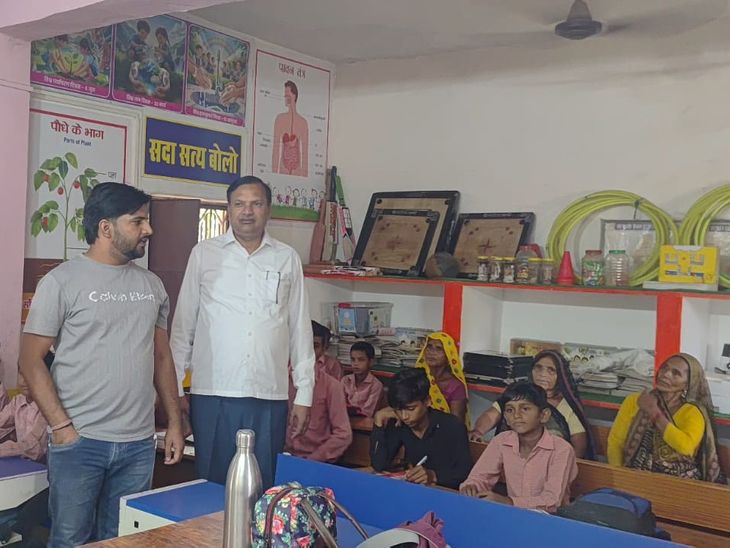 अधिकारियों ने कंपोजिट विद्यालय और आंगनबाड़ी केंद्र का निरीक्षण किया: उसावां में विकास कार्यों और शिक्षा व्य
