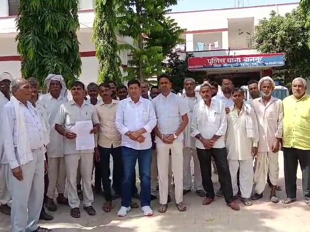 बानसूर में बाइक और खेतों से केबल-स्टार्टर चोरी बढ़ी: ग्रामीण थाने पहुंचे, रात में गश्त बढ़ाने और चोरों पर स