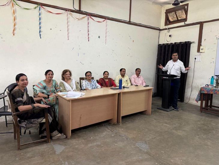 जेवी जैन कॉलेज में अंतरराष्ट्रीय शिक्षक दिवस मनाया: छात्र-छात्राओं ने दी शानदार प्रस्तुतियां, शिक्षा के महत