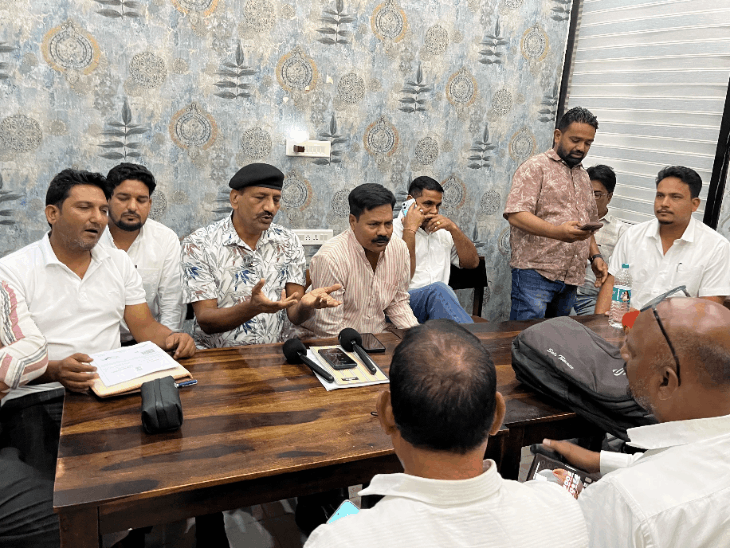 क्रिकेट खिलाड़ियों के ट्रायल और आगे बढ़ाने पर बनी रणनीति: जिला स्टेडियम में टर्फ विकेट और क्रिकेट नेट लगाने