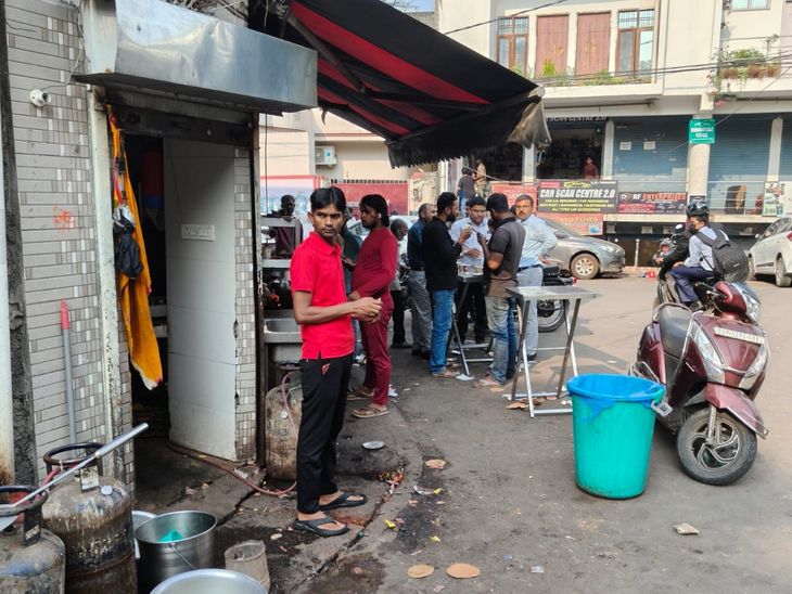 Lucknow News | Filth Near Municipal Corporation & Sharma Tea Stall