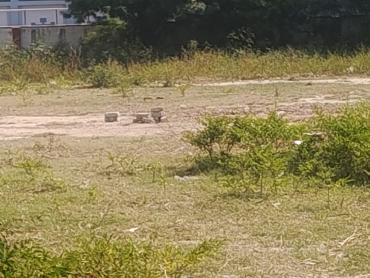 Agra Sector 11 Park Neglect | Children Deprived of Play Equipment