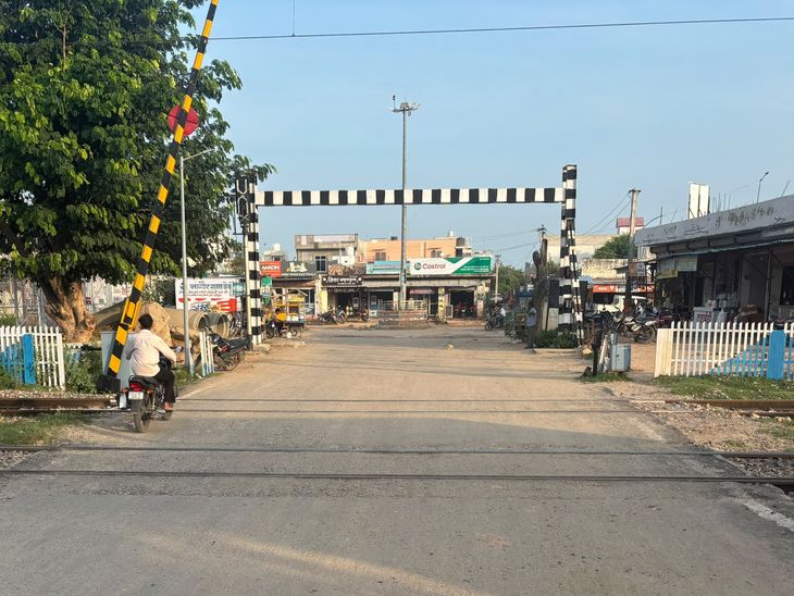 नागौर रेलवे फाटक 6 घंटे के लिए बंद रहेगा: लेवल क्रॉसिंग-51 पर सड़क मरम्मत होगी, सुबह 8 से दोपहर 2 बजे तक या... - Dainik Bhaskar