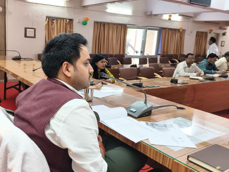 सोनभद्र: डीएम चर्षित गौर के सख्त निर्देश, पाइपलाइन जाँच के मँगले रिपोर्ट