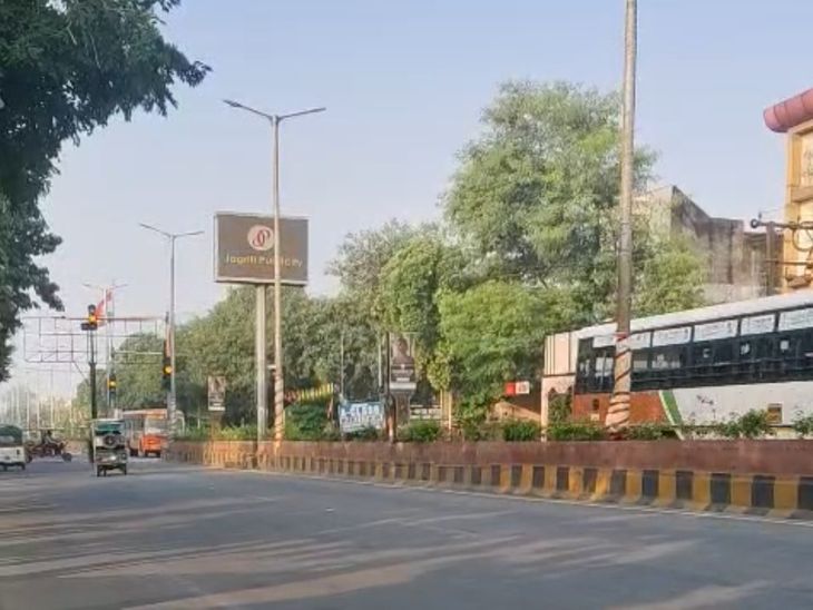 Moradabad Weather Update | Cloudy Sky & Rain Alert | Cool Breeze Today