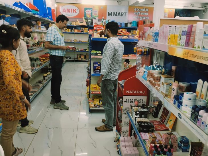 Prayagraj FSDA Raid | Food Safety Samples Collected Before Navratri