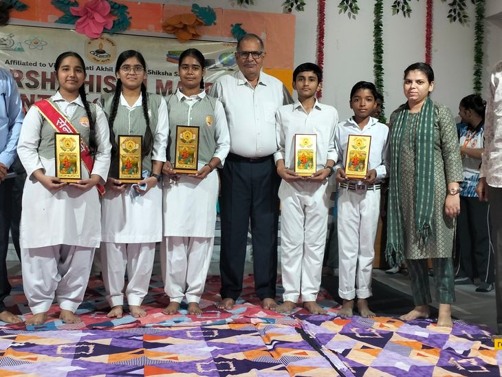 Vidya Bharti Techathon-03: Khurja Students Selected for IIT Roorkee