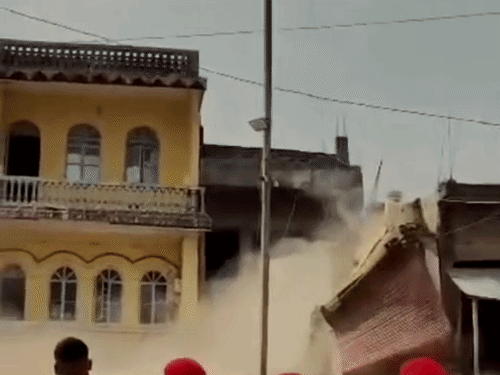 Bhagalpur Ganga Erosion | House Collapses In Raghopur Village