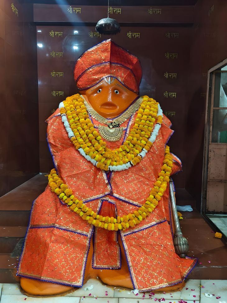 On the first Navratri, devotees thronged the Veer Hanuman Temple on ...
