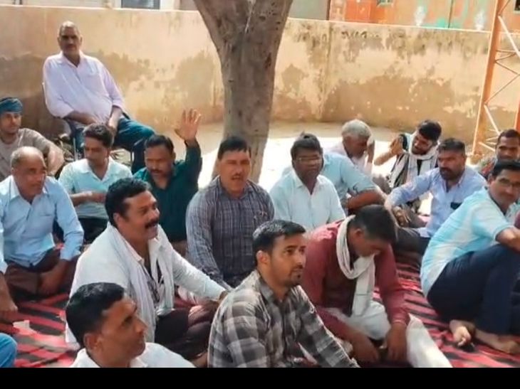 Narnaul Bijli Nigam Protest | Employees Accuse SDO of Misbehavior