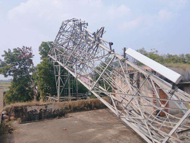 BSNL Tower Collapse in Dibai | Satwara House Damaged for 4 Months