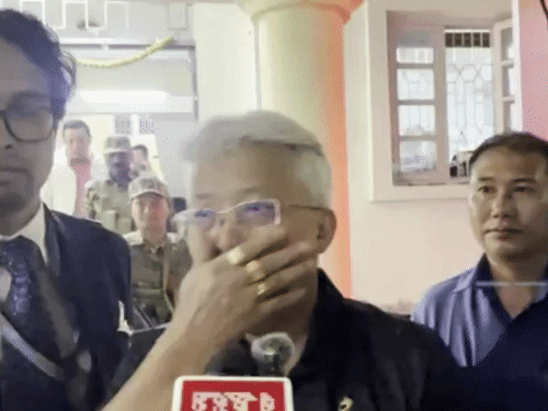 कांग्रेस सांसद अकोइजाम का दावा- मुझे जांच रिपोर्ट नहीं दी:नाम बताकर गोपनीयता भंग की; JNU की 11 छात्राओं ने लगाया  है यौन उत्पीड़न का आरोप