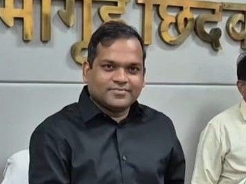 Chhindwara Collector Strict Order: School Inspection & Action on Negligence