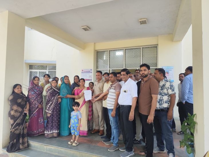 Pratapgarh Garba Controversy | Residents Submit Memorandum to SP