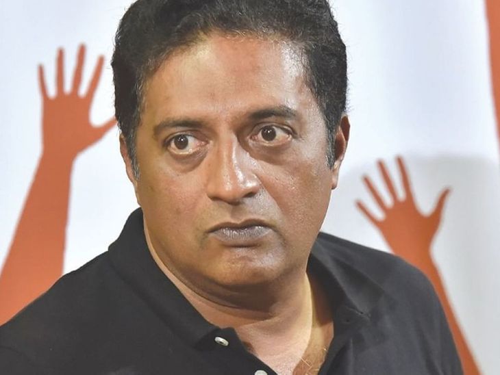 প্রকাশ রাজ বললেন- সরকার বদলাবে, তবে গণতান্ত্রিক উপায়ে: বলেছেন- আমরা বাংলাদেশ বা নেপাল নই, তেরঙা মার্চের আগে আটক নিয়ে প্রশ্ন তুলেছেন