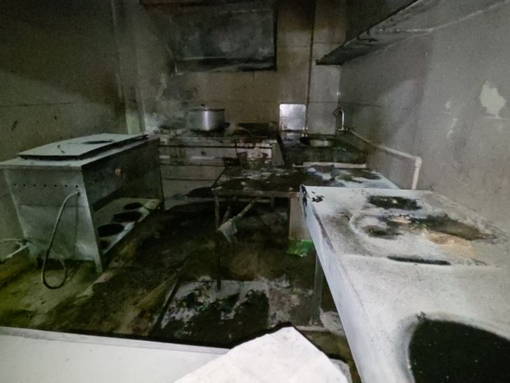 Fire at Ujjain 24 Khamba Mata Temple Restaurant | Fire Brigade Action