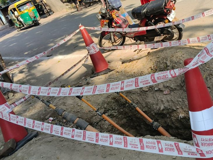 Salarpur Rasulgarh Road Danger | Open Pit Risks Public Safety Update