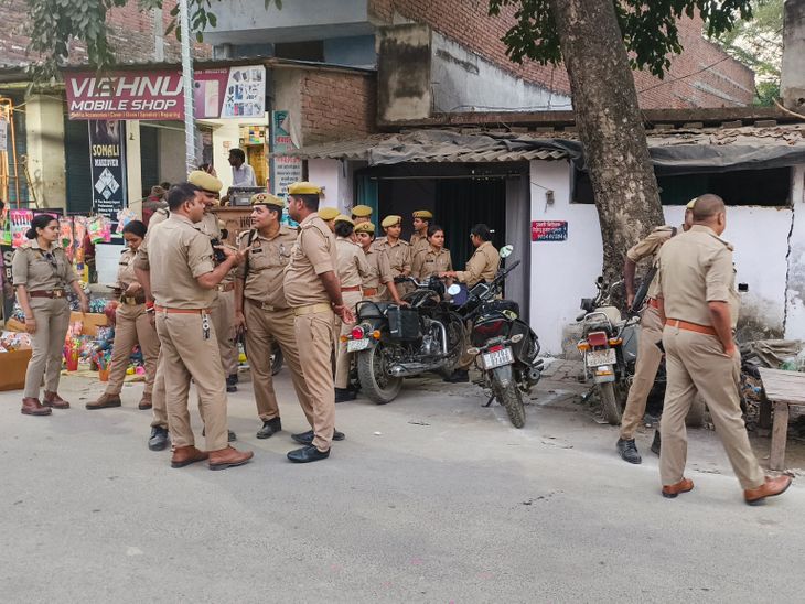 Dussehra Celebration in Karchana | Heavy Crowd & Police Security Update