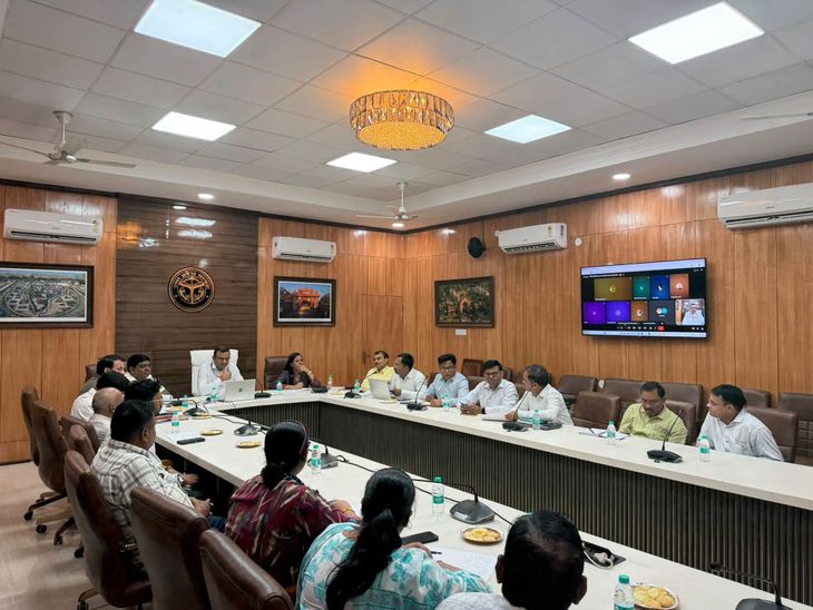 Prayagraj Svamitva Yojana Review | CDO SDM Meeting Goal Progress Update