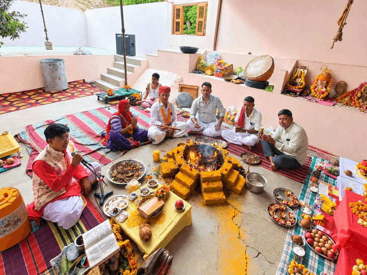 Havan Yagna At Ratnagiri Parvat Tavav | Thousands Attend Prashadi