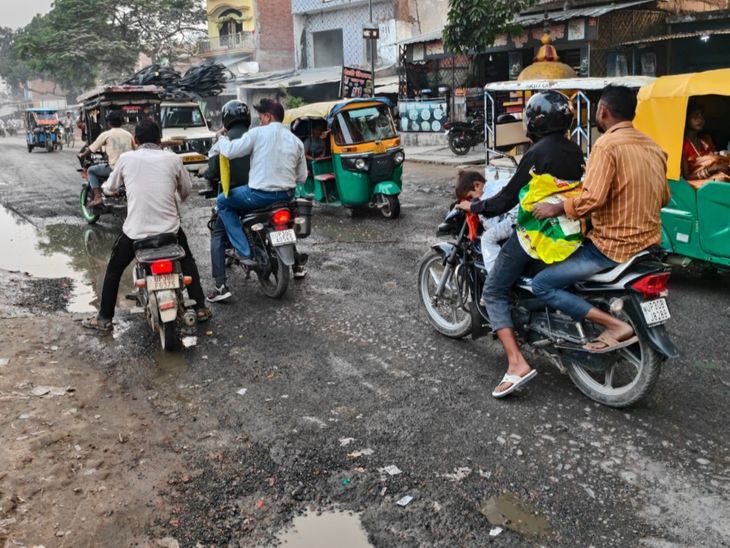 Sandi Tiraha Road Damage | Deep Potholes Cause Accidents & Trouble