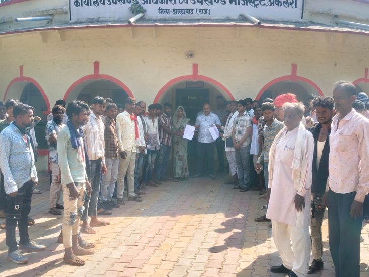 Villagers reached SDM office demanding re-counting of Sarpanch election ...