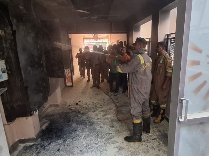 Lucknow Indiranagar Volvo Car Fire | Electric Panel Blaze at Doctor Home