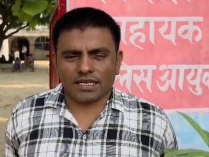 Prayagraj Robbery Case | Bike Riders Loot Money From Youth in Kaunhiyara